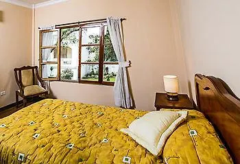 Solera House Adventure Hostel Quito 3*,