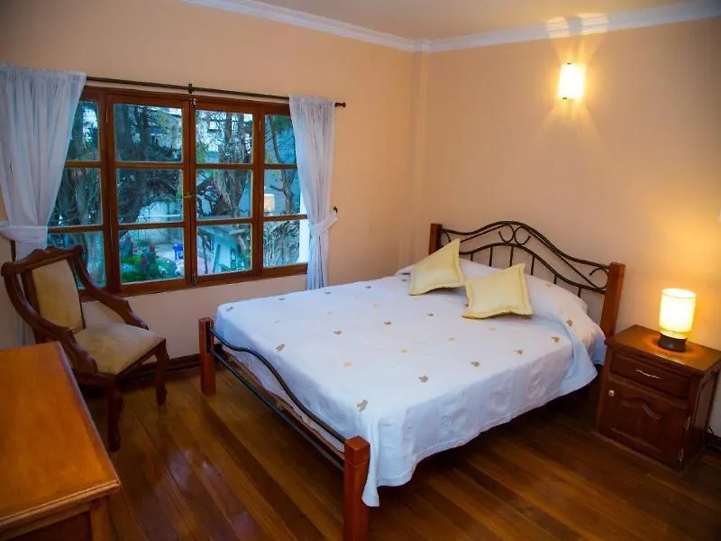 Solera House Adventure Hostel Quito 3*,